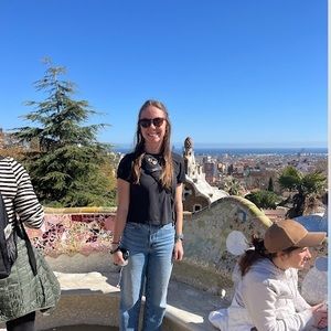 Meet your Posher, Emilee